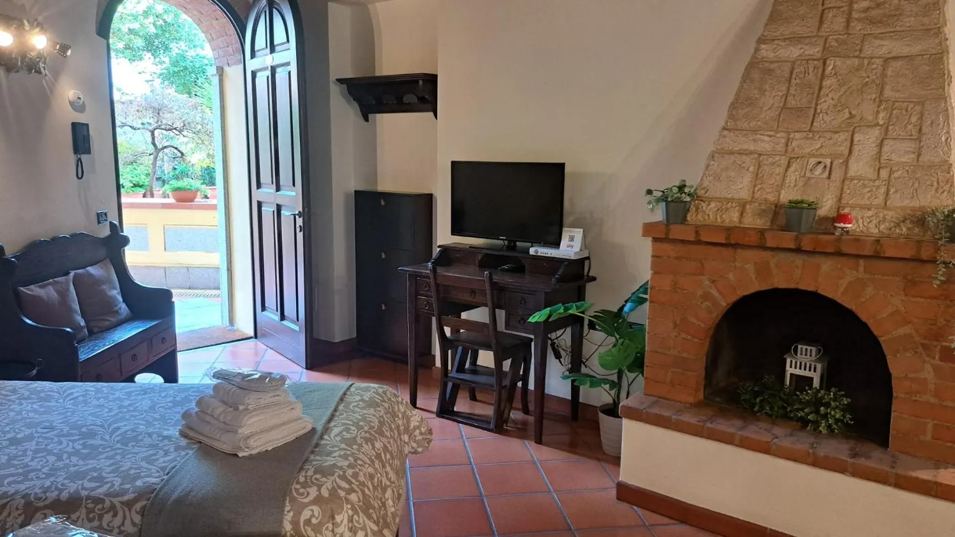 Monolocale Beatrice Abbadesse Guest House Milano