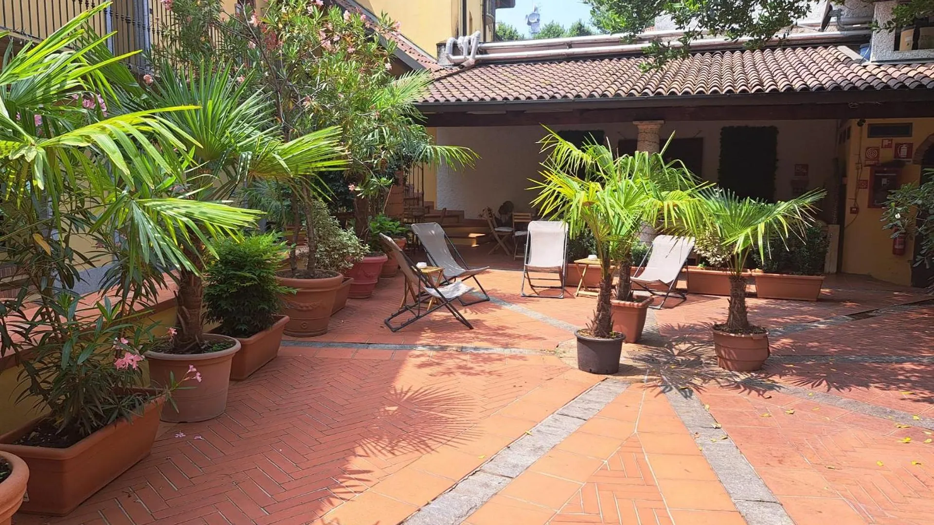 Apart Otel Monolocale Beatrice Abbadesse Guest House Milano