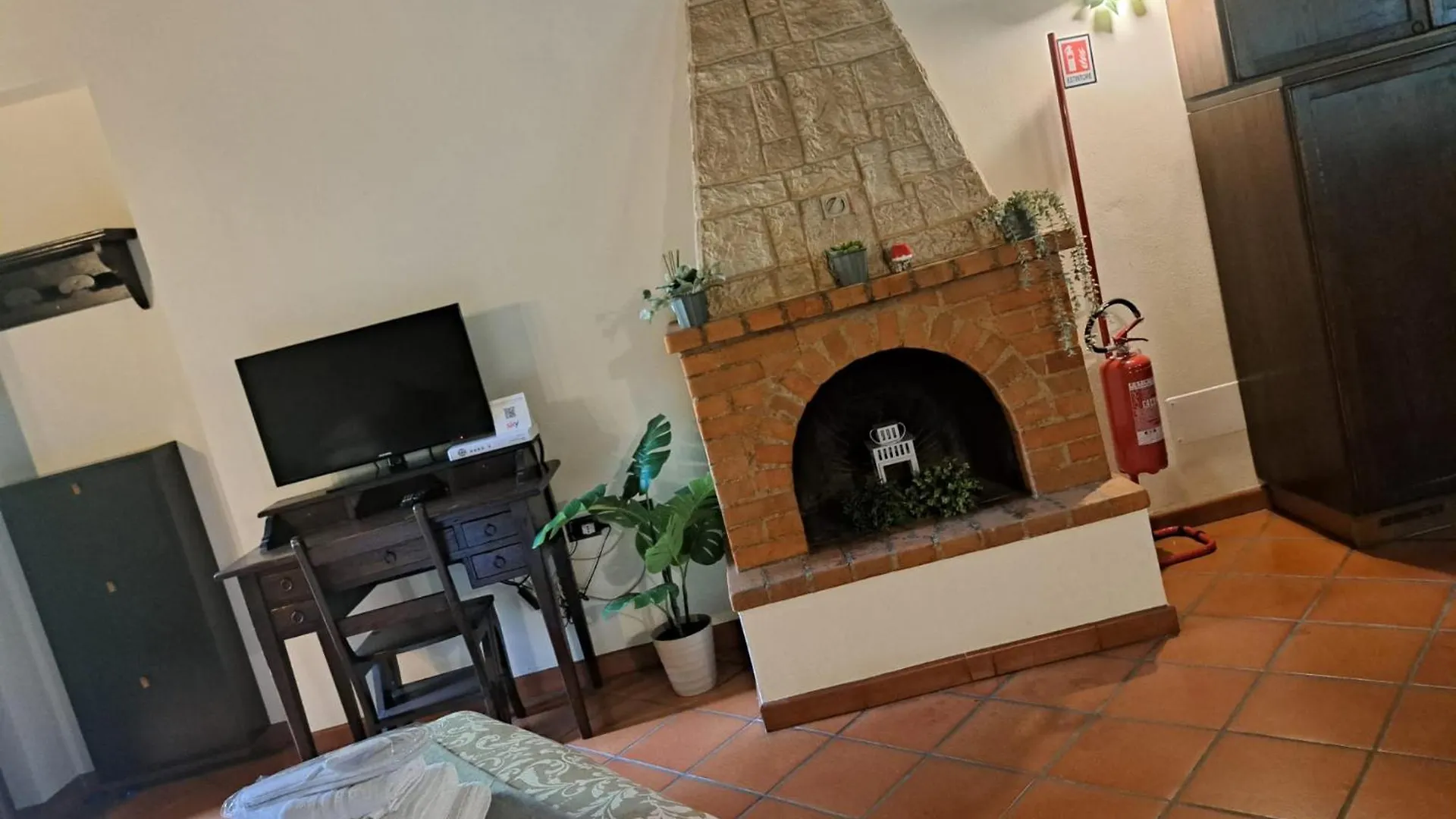 Apart Otel Monolocale Beatrice Abbadesse Guest House Milano İtalya