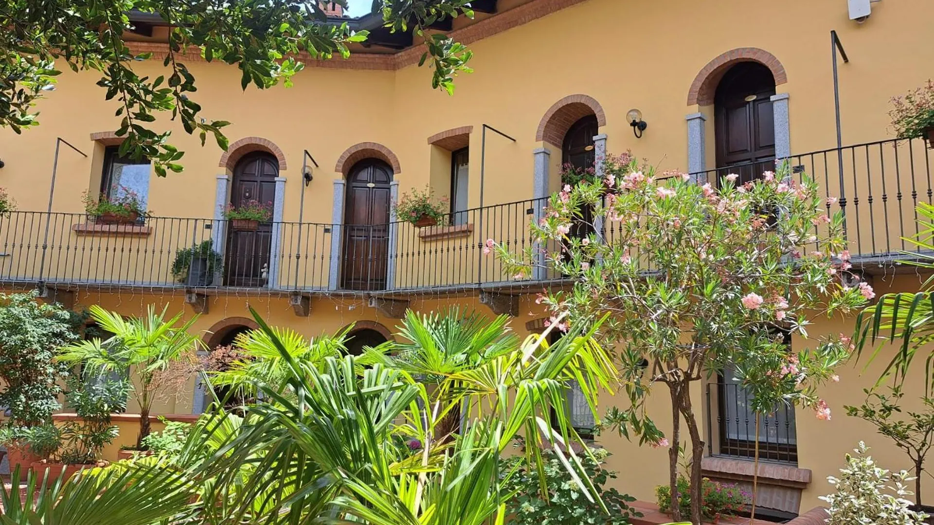 Monolocale Beatrice Abbadesse Guest House Milano Apart Otel